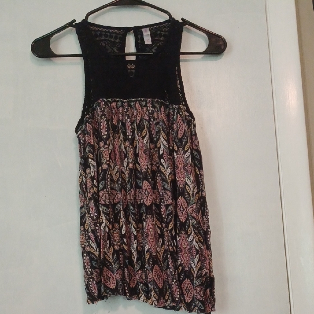 Xhilaration Black Lace Sleeveless Top